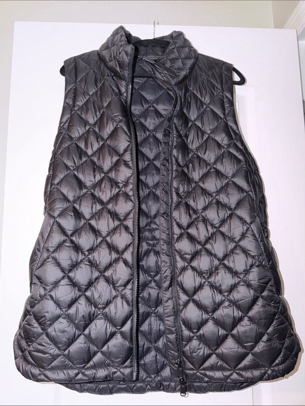 Athleta Black Quilted Diamond Puffer Vest - Women